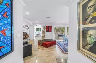 145 Bay Point Dr NE, Saint Petersburg, FL 33704 - Photo 9