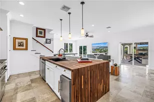 145 Bay Point Dr NE, Saint Petersburg, FL 33704 - Photo 23