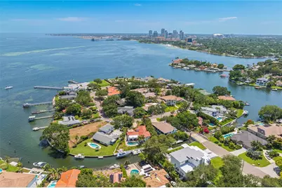 145 Bay Point Drive NE, Saint Petersburg, FL 33704 - Photo 5