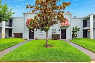 2834 Somerset Park Dr, Tampa, FL 33613 - Photo 3