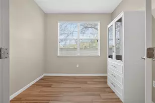 3401 High Hampton Cir, Tampa, FL 33610 - Photo 9