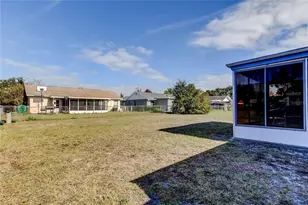 7905 Putnam Cir, New Port Richey, FL 34655 - Photo 21