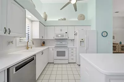 5550 Salem Square Drive S, Palm Harbor, FL 34685 - Photo 9