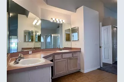 9007 Westbay Boulevard, Tampa, FL 33615 - Photo 15