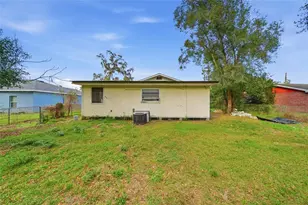 37236 Poinsettia Ave, Dade City, FL 33525 - Photo 21