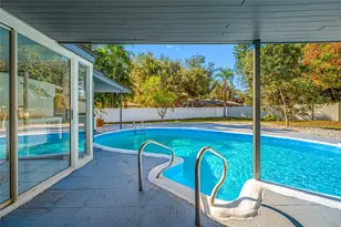 1932 Oro Ct, Clearwater, FL 33764 - Photo 11