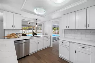 1932 Oro Ct, Clearwater, FL 33764 - Photo 37