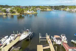 5531 Manatee Point Dr, New Port Richey, FL 34652 - Photo 5