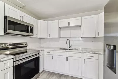 1510 W Powhatan Avenue, Tampa, FL 33603 - Photo 11