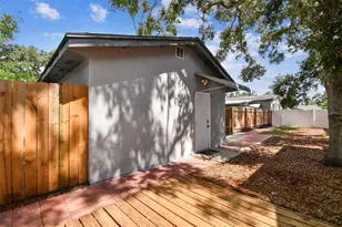 1510 W Powhatan Ave, Tampa, FL 33603 - Photo 29