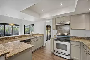 109 Holly Tree Ln, Brandon, FL 33511 - Photo 13