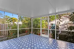 1645 15th St N, Saint Petersburg, FL 33704 - Photo 27