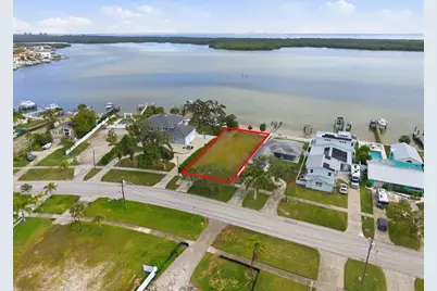 6043 Bayou Grande Boulevard NE, Saint Petersburg, FL 33703 - Photo 11