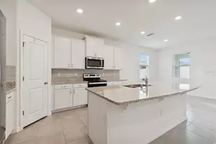 7139 Steer Blade Dr, Zephyrhills, FL 33541 - Photo 21