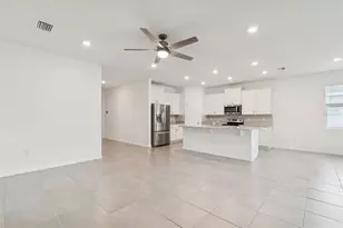 7139 Steer Blade Dr, Zephyrhills, FL 33541 - Photo 15