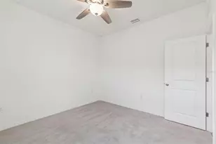 7139 Steer Blade Dr, Zephyrhills, FL 33541 - Photo 25