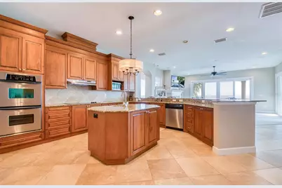 5918 Bahama Shores Drive S, Saint Petersburg, FL 33705 - Photo 17