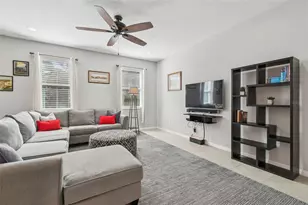 8213 Barnside View Ln, Gibsonton, FL 33534 - Photo 9