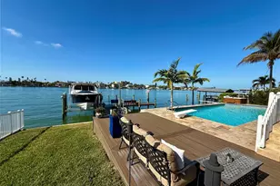 812 Island Way, Clearwater Beach, FL 33767 - Photo 61