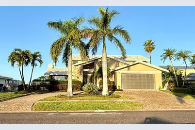 812 Island Way, Clearwater Beach, FL 33767 - Photo 1