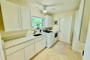 812 Island Way, Clearwater Beach, FL 33767 - Photo 55