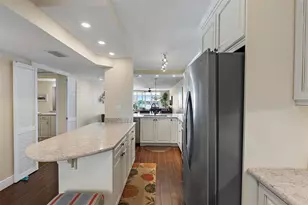 6001 Bahia Del Mar Cir, Saint Petersburg, FL 33715 - Photo 5