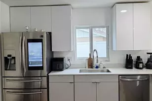 8705 Tahiti Ln, Tampa, FL 33615 - Photo 15