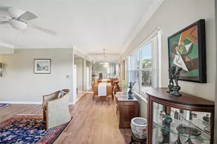 209 NE Lincoln Circle N, Saint Petersburg, FL 33702 - Photo 5