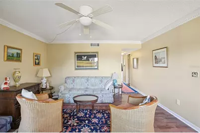 209 NE Lincoln Circle N #309, Saint Petersburg, FL 33702 - Photo 7