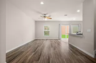 1875 Sommarie Wy, Tarpon Springs, FL 34689 - Photo 5