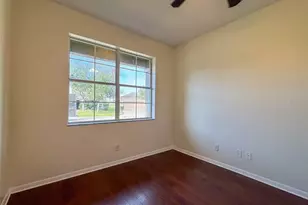 10663 Pictorial Park Dr, Tampa, FL 33647 - Photo 9