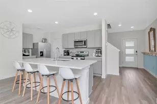 9744 Crescent Ray Dr, Wesley Chapel, FL 33545 - Photo 11