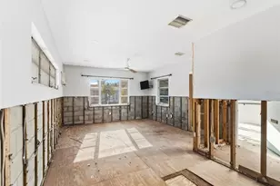 244 145th Ave E, Madeira Beach, FL 33708 - Photo 11
