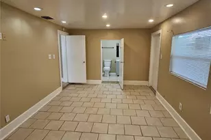 2221 E Annie St, Tampa, FL 33612 - Photo 19