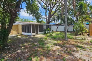 2221 E Annie St, Tampa, FL 33612 - Photo 25
