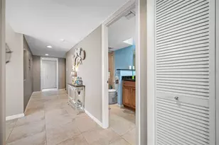 7600 Bayshore Dr, Treasure Island, FL 33706 - Photo 23