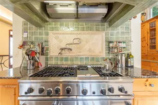 2152 Coffee Pot Blvd NE, Saint Petersburg, FL 33704 - Photo 15