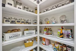 28415 Marsciano Ln, Wesley Chapel, FL 33543 - Photo 17