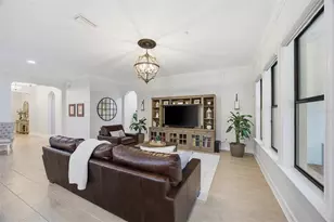 28415 Marsciano Ln, Wesley Chapel, FL 33543 - Photo 9