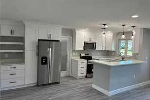 9024 2nd St N, Saint Petersburg, FL 33702 - Photo 5