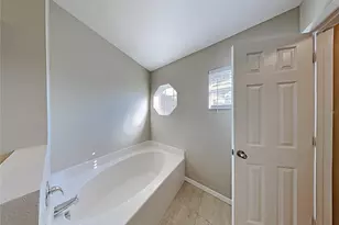 744 Lobelia Dr, Davenport, FL 33837 - Photo 15