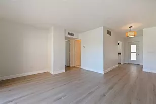 750 Burlington Ave N, Saint Petersburg, FL 33701 - Photo 17