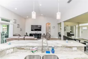 5816 Little River Dr, Tampa, FL 33615 - Photo 9