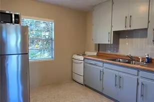 1018 60th Ave N, Saint Petersburg, FL 33703 - Photo 3