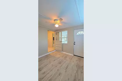 1018 60th Avenue N, Saint Petersburg, FL 33703 - Photo 9
