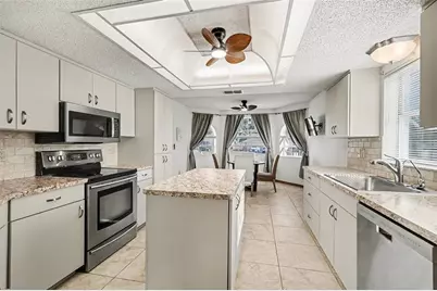 8970 Lismore Court, Weeki Wachee, FL 34613 - Photo 9
