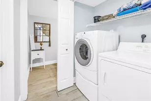 8985 Antigua Dr, Seminole, FL 33777 - Photo 11