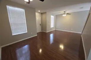 30138 Barnaby Ln, Zephyrhills, FL 33543 - Photo 3