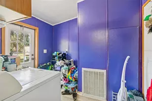 3207 Mazie Dr, Zephyrhills, FL 33541 - Photo 19