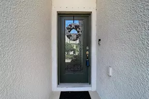 4907 White Sanderling Ct, Tampa, FL 33619 - Photo 7
